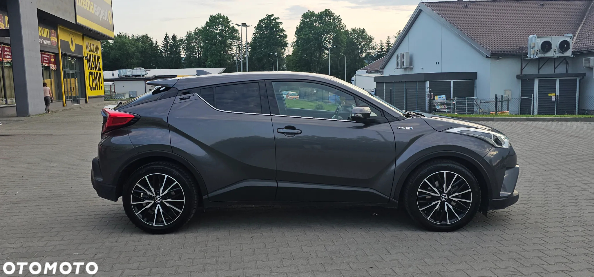 Toyota C-HR Hybrid Lounge - 6