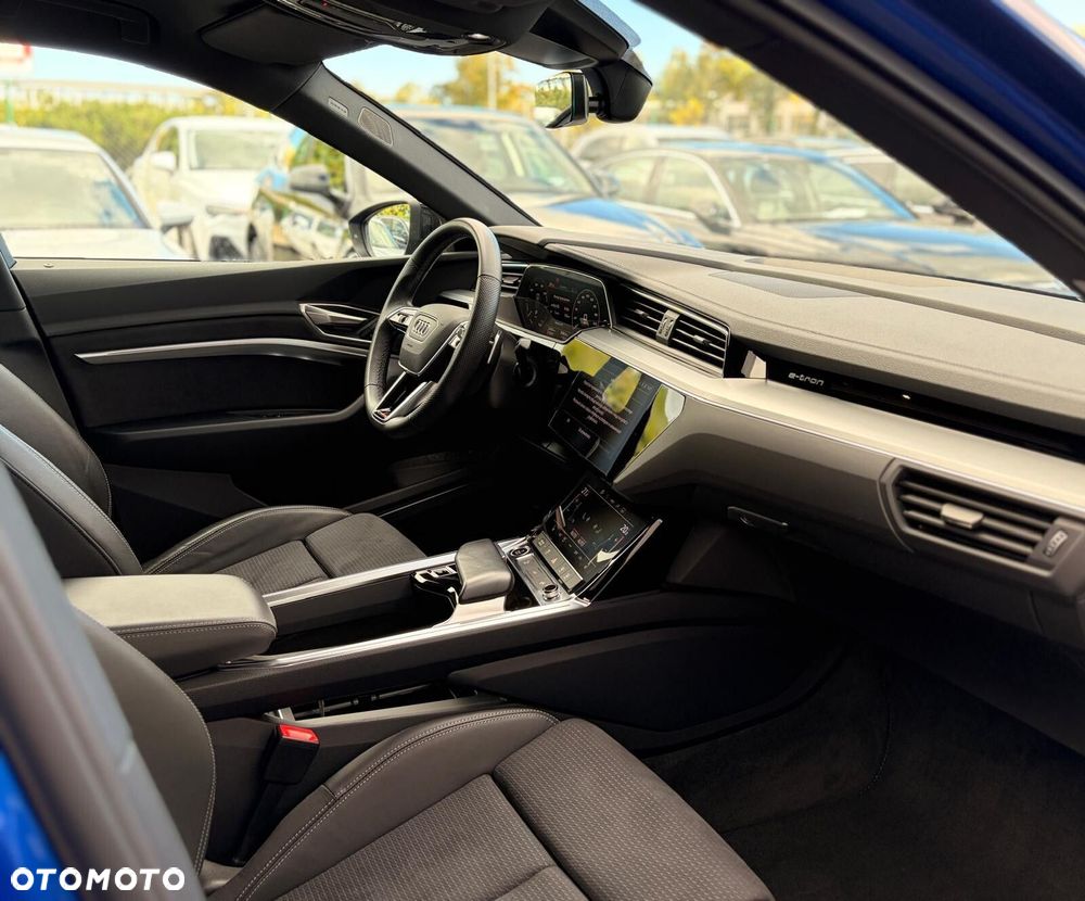 Audi Q8 Sportback e-tron - 22