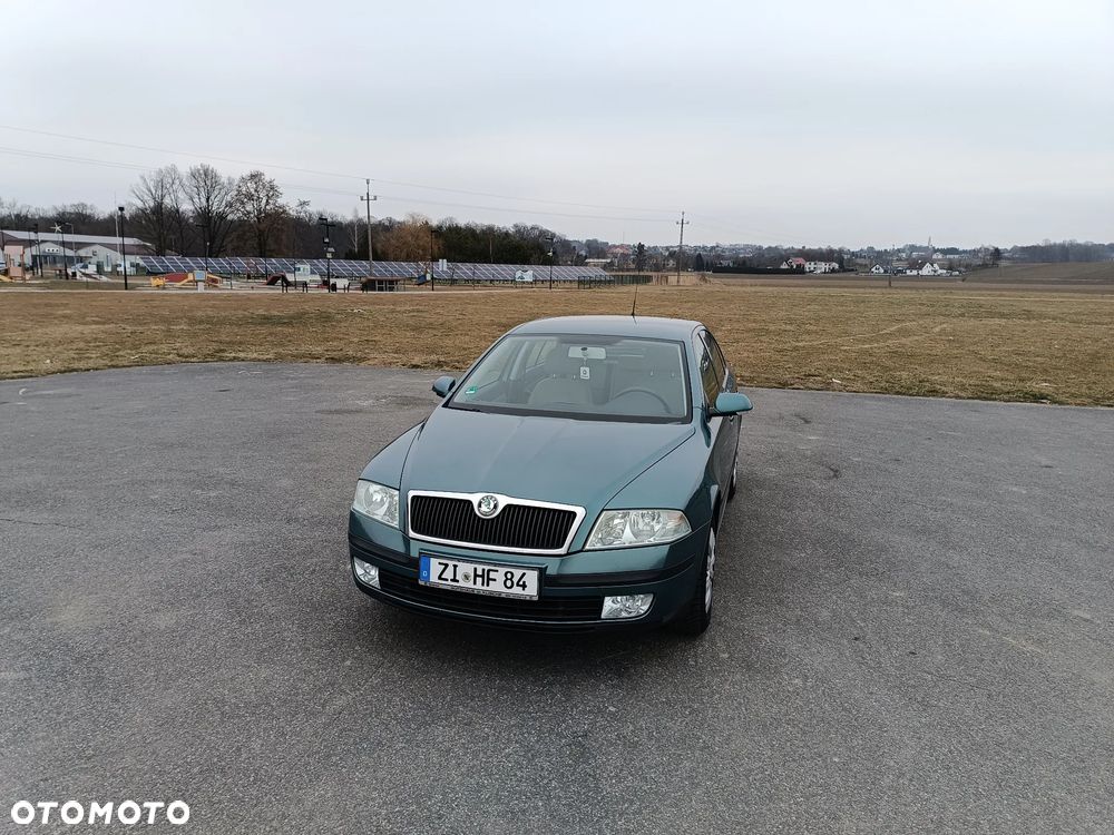 Skoda Octavia 1.6 Elegance - 2