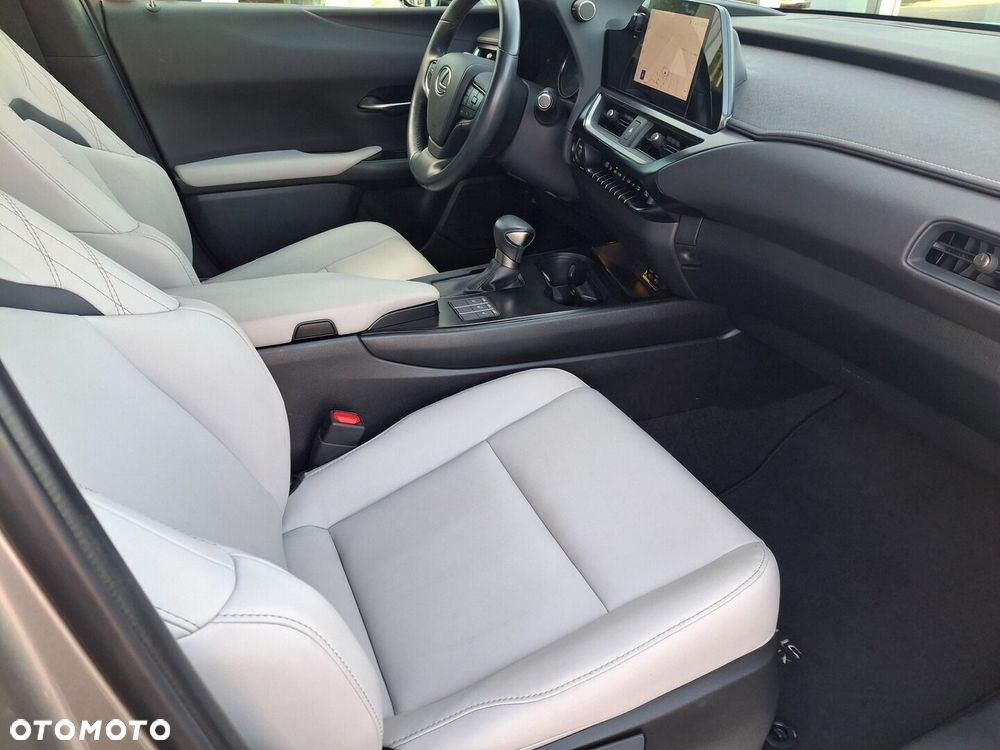 Lexus UX 250h GPF F Sport Design 2WD - 26