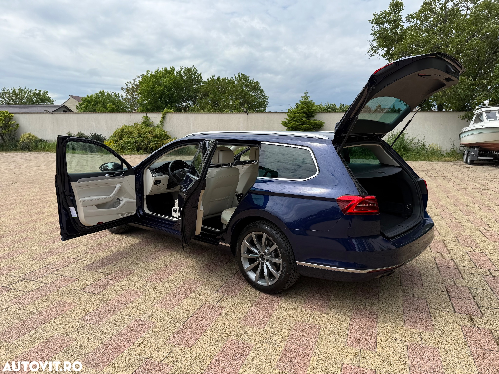 Volkswagen Passat Variant 2.0 TDI DSG 4Motion Highline - 22