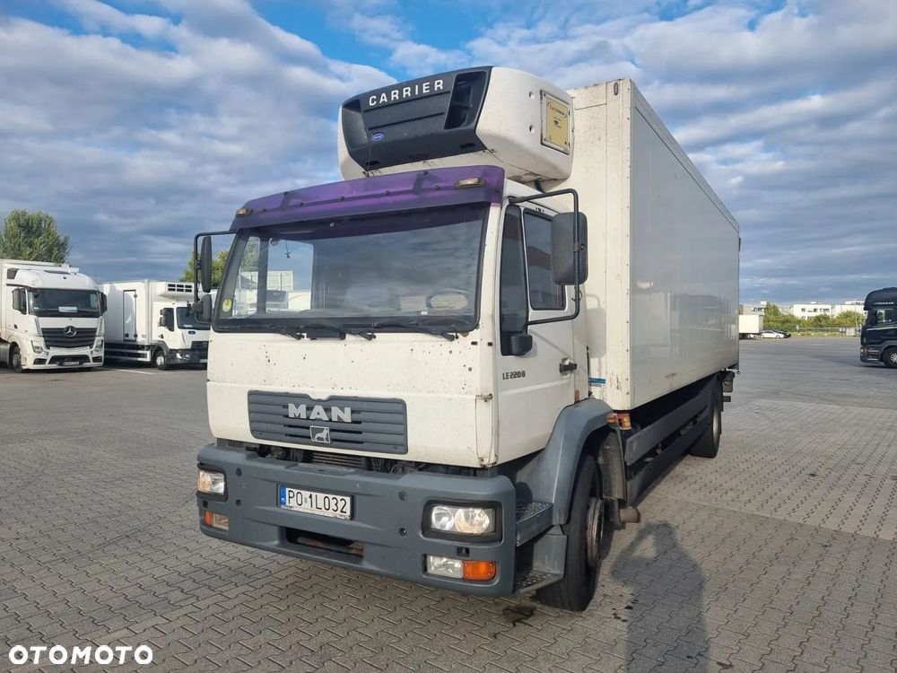 Man  l 2000 15 18 zderzak - 1