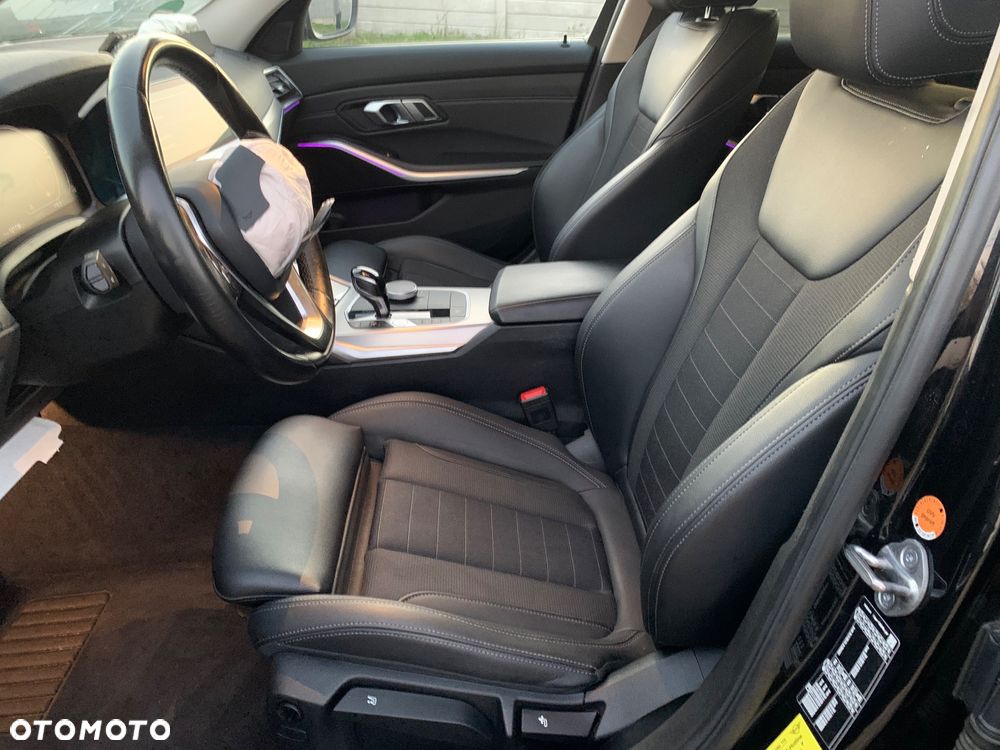 BMW Seria 3 318d Sport Line Shadow - 22