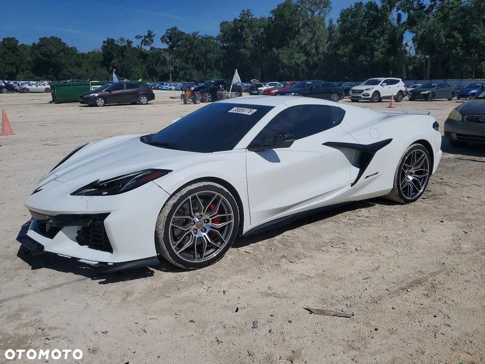 Chevrolet Corvette - 2