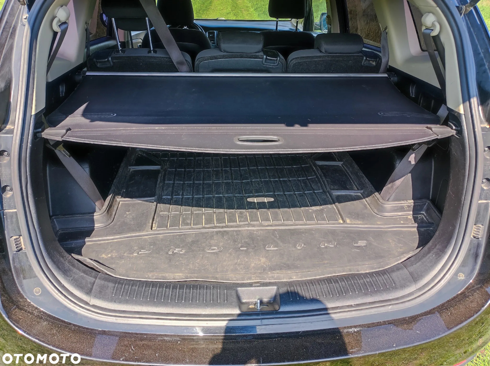 Kia Carens - 12