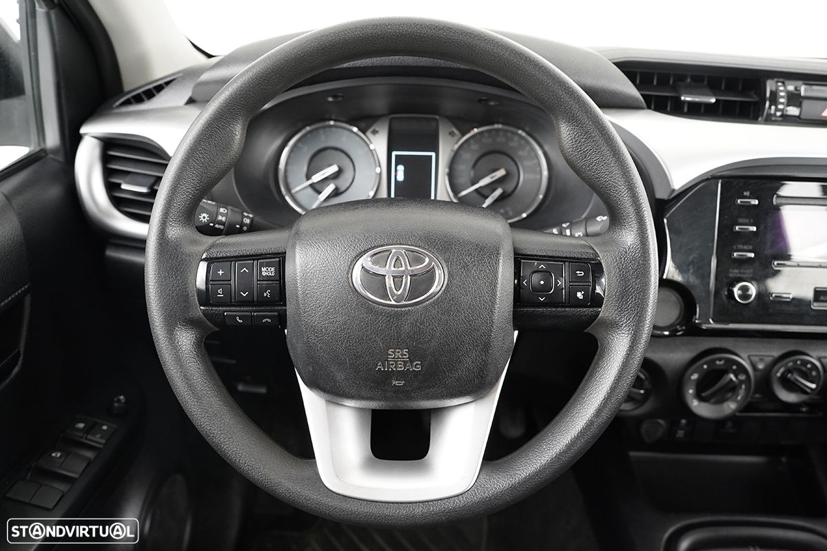 Toyota Hilux 2.4 D-4D 4WD CD CM - 12
