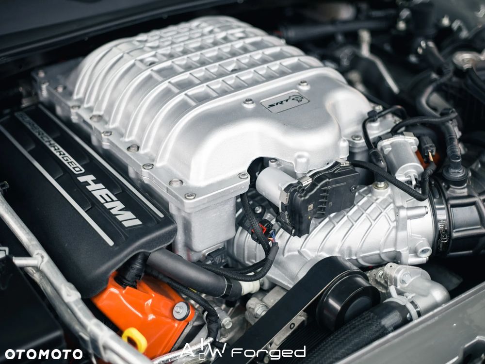 Dodge Challenger 6.2 Hellcat - 38