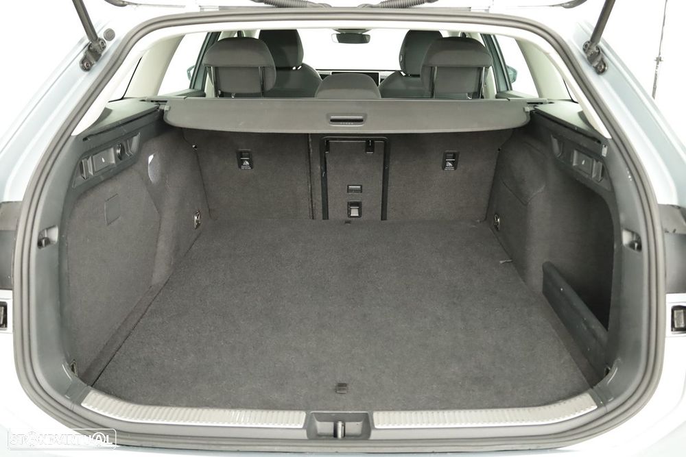 VW Passat Variant 1.5 TSI eHybrid DSG - 20