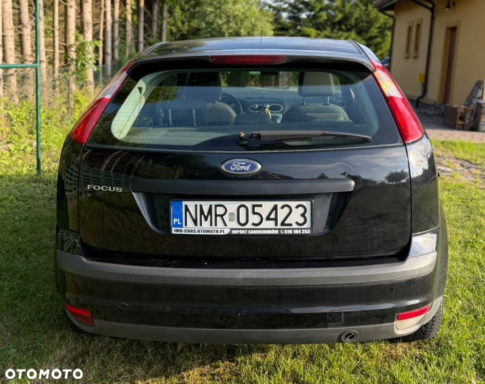 Ford Focus 1.6 Trend + - 8