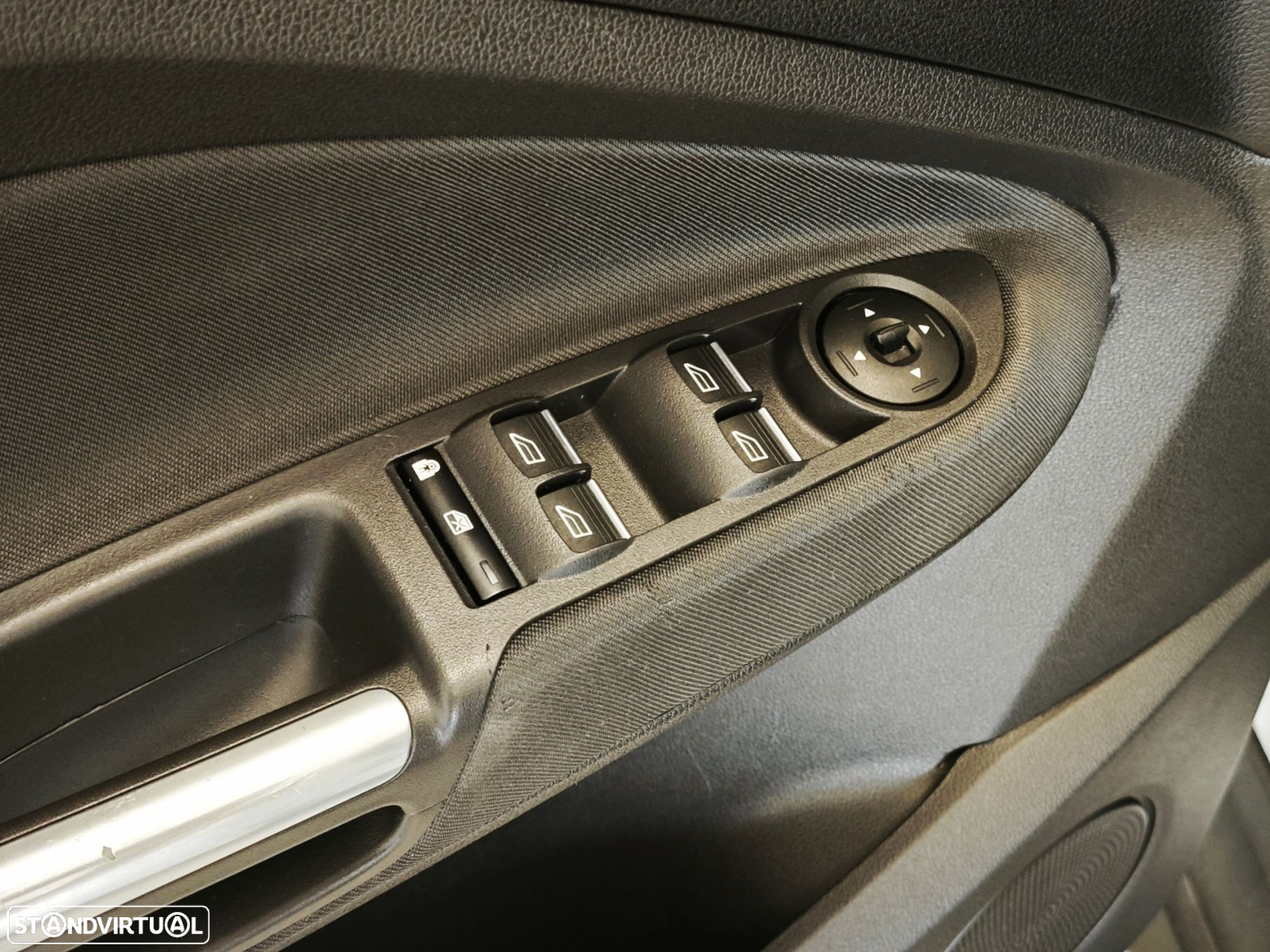 Ford C-Max 1.0 Ecoboost S&S Titanium - 28