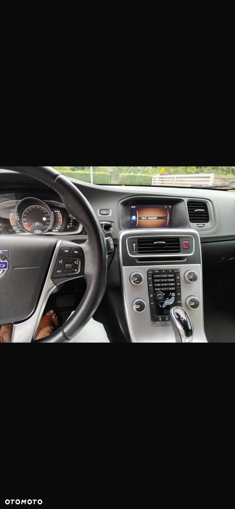 Volvo V60 Cross Country T5 AWD Momentum - 8