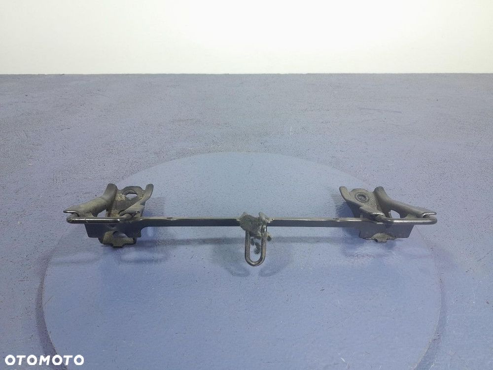 TOYOTA PRIUS III LIFT 11- MOCOWANIE FOTELIKA TYŁ ISOFIX - 2
