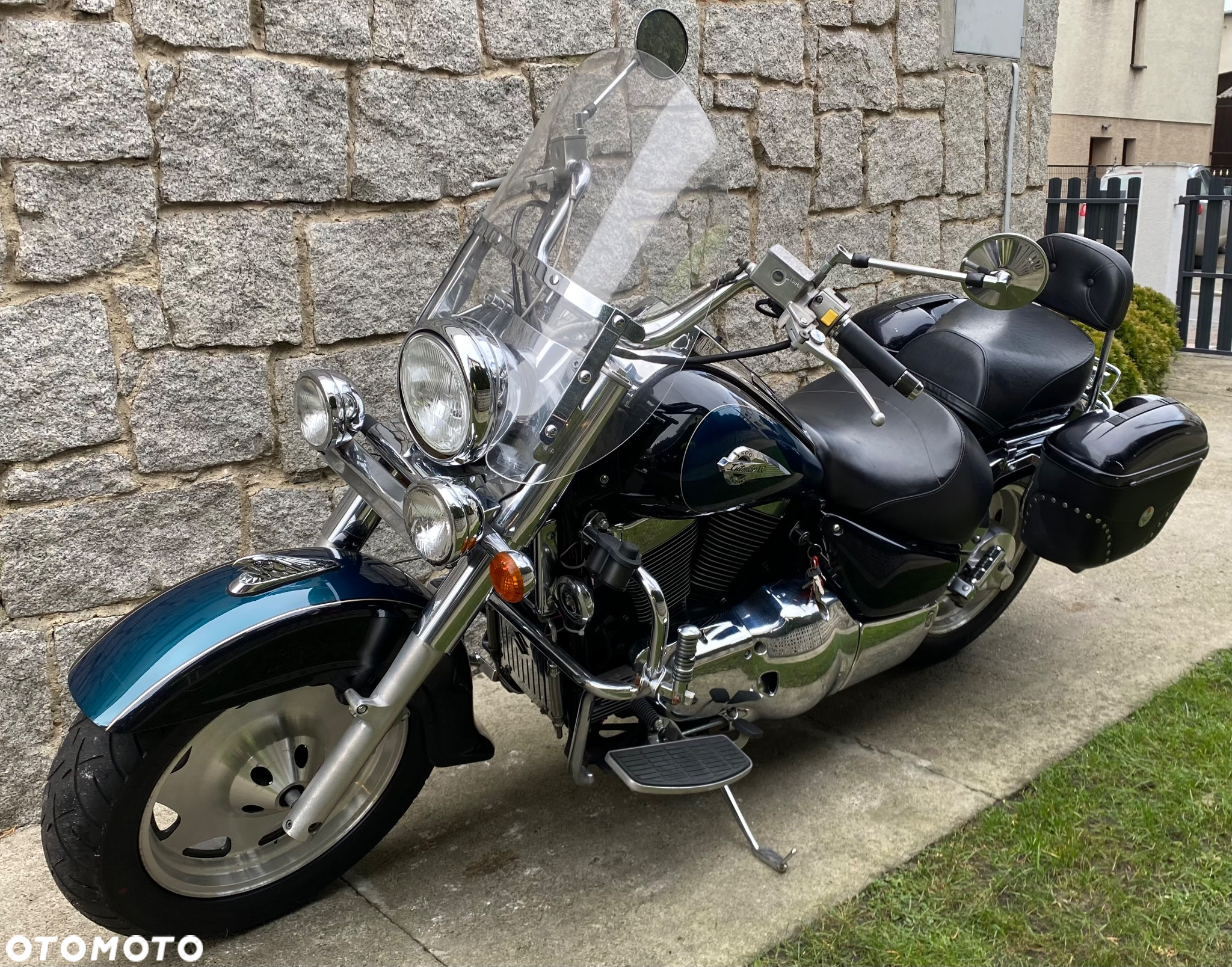 Suzuki Intruder - 11