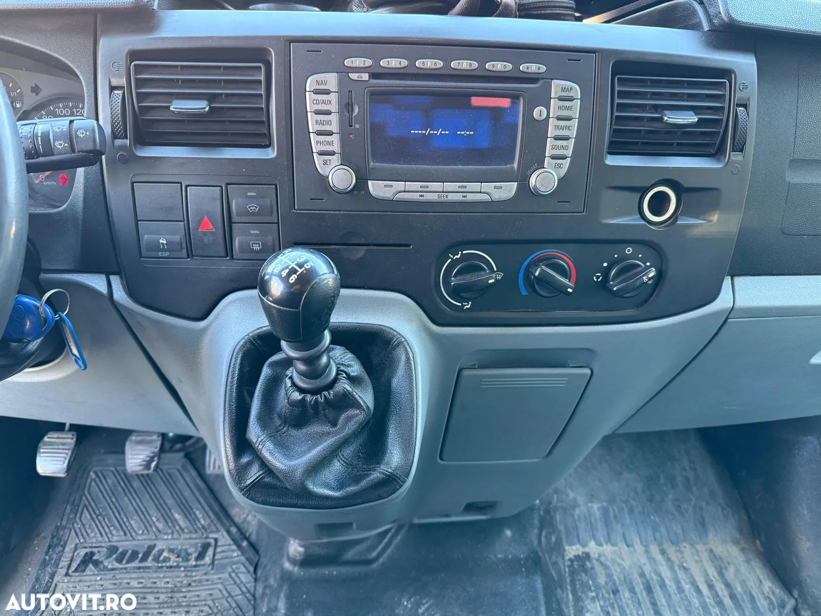 Ford Transit FT 350 L TDCi - 8
