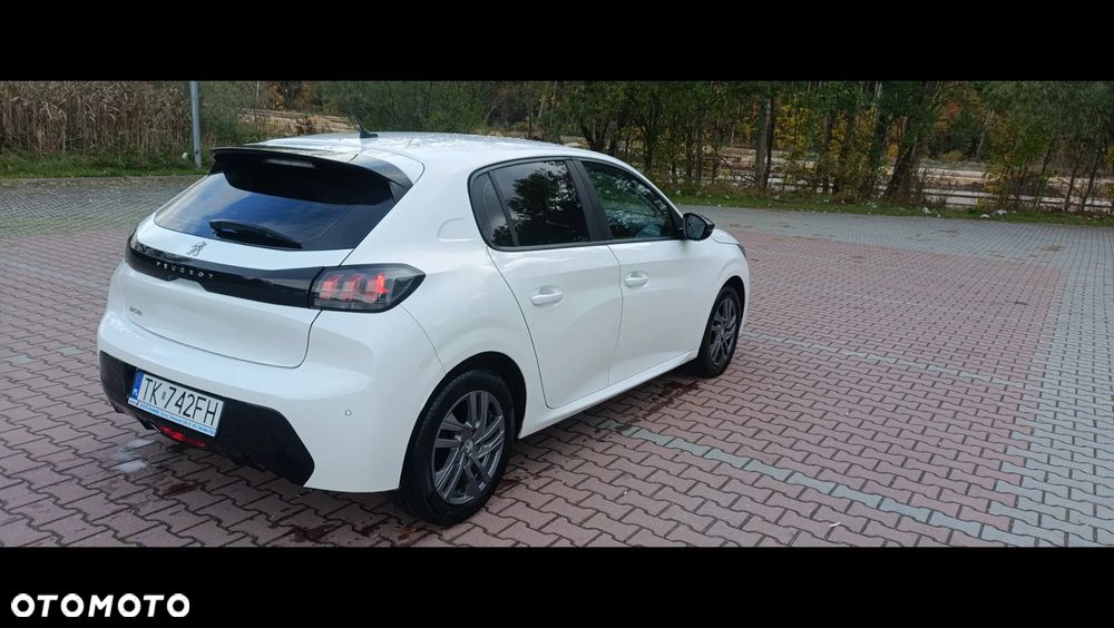 Peugeot 208 - 5