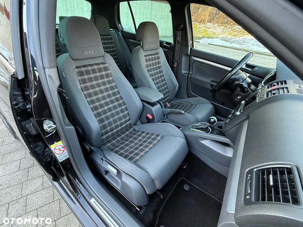 Volkswagen Golf 2.0 GTI DSG - 19