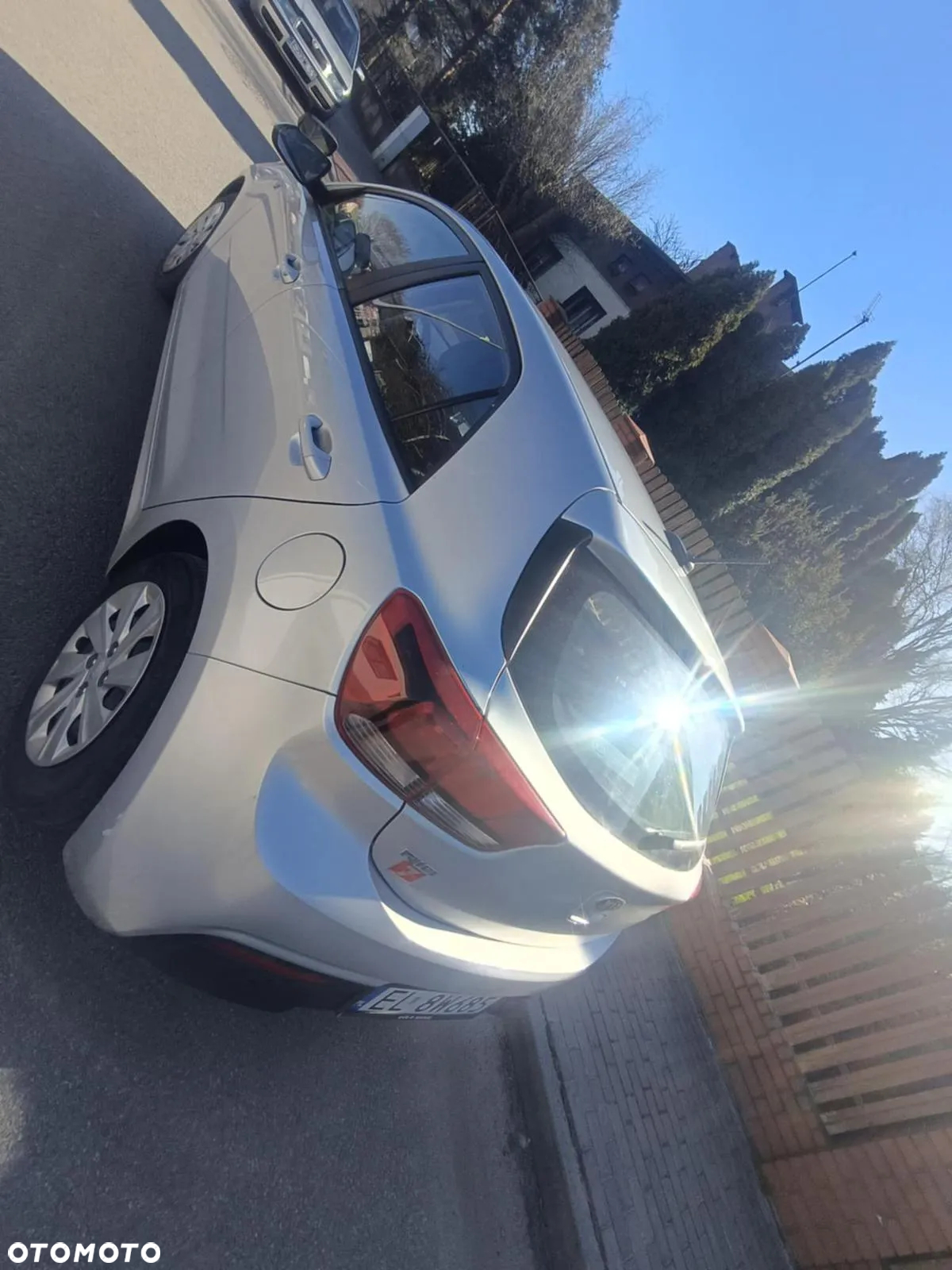 Kia Rio 1.2 L - 2