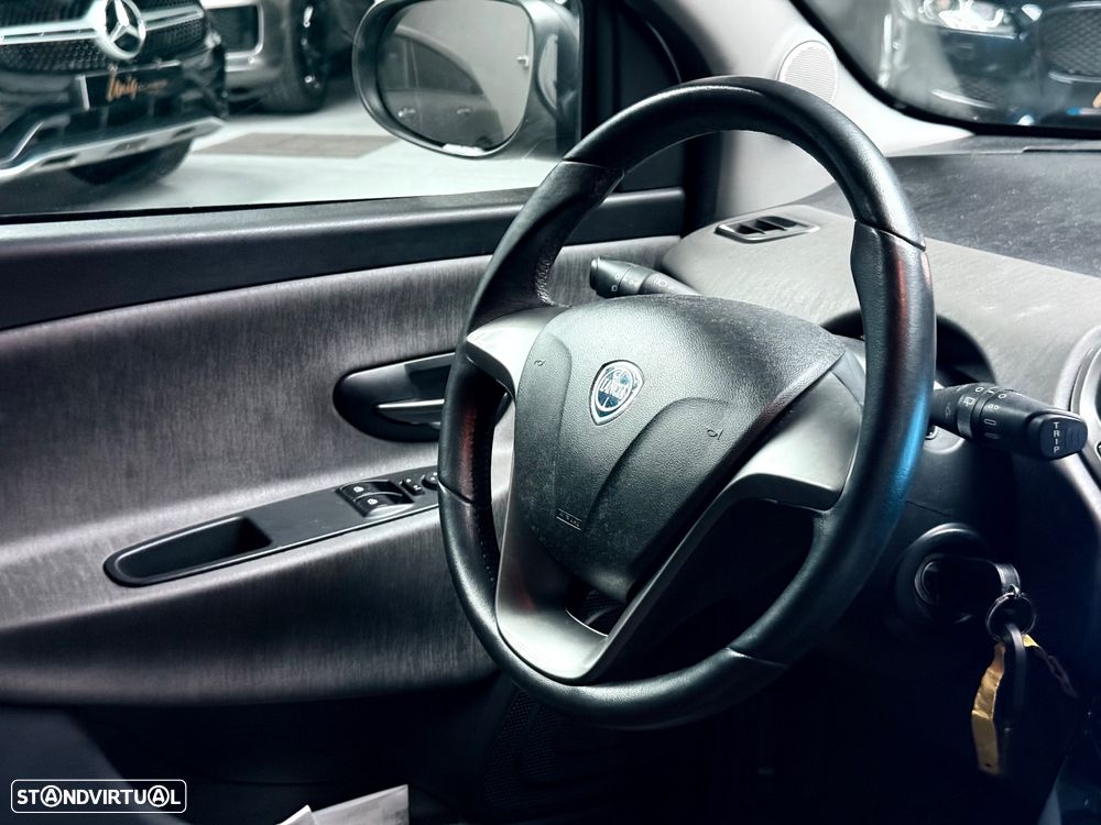 Lancia Ypsilon 1.3 MultiJet Gold - 17