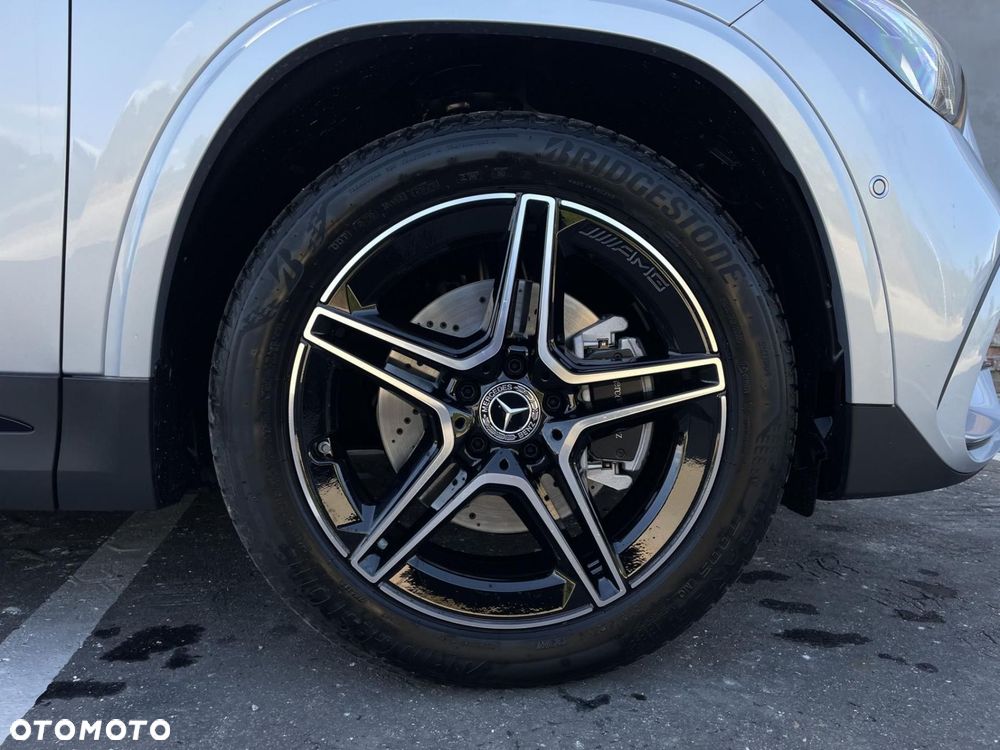 Mercedes-Benz GLA - 28
