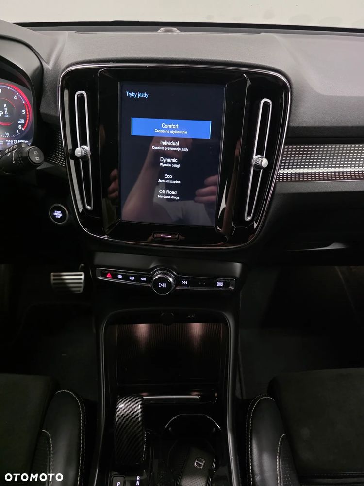 Volvo XC 40 D4 AWD R-Design - 15