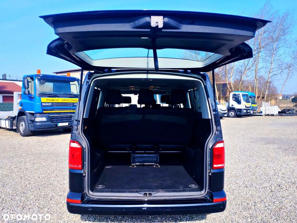 Volkswagen Caravelle - 11