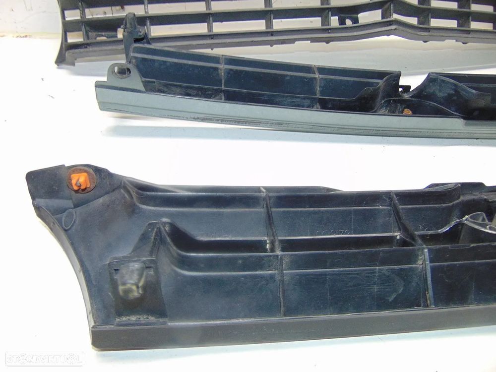 Toyota KE20/Corolla Grelhas - 10