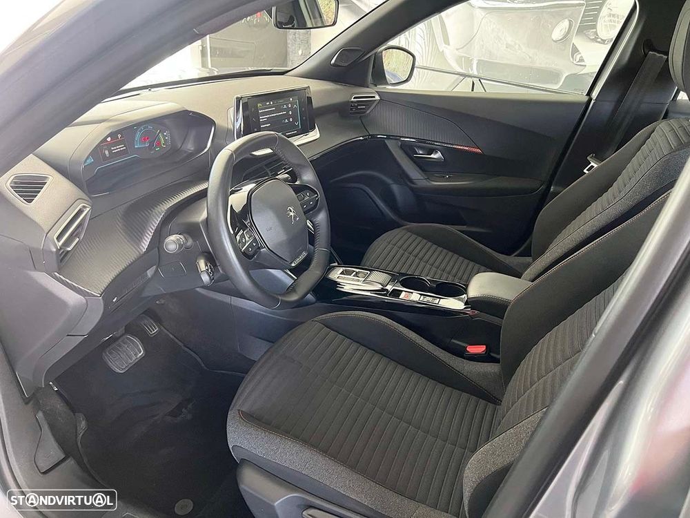 Peugeot e-2008 50 kWh Active - 8