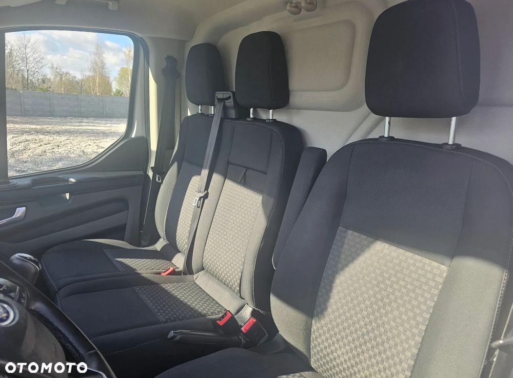 Ford TRANSIT CUSTOM - 9