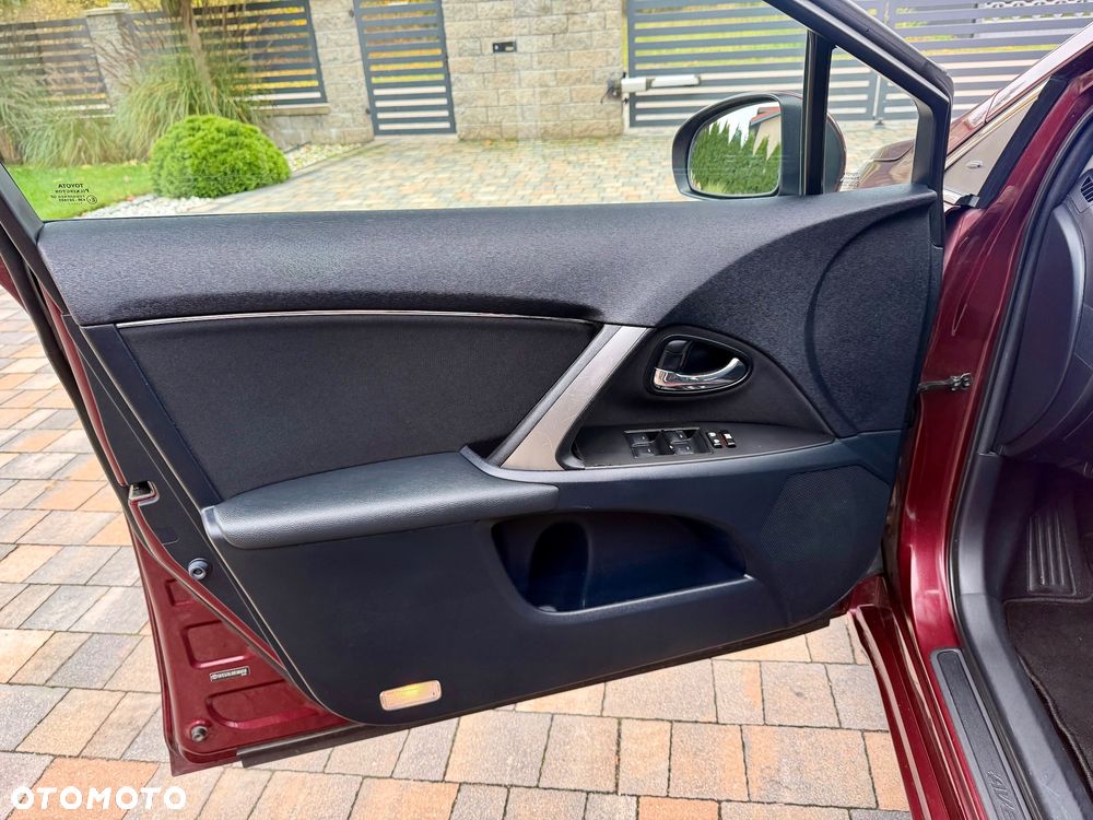 Toyota Avensis 1.8 Sol NAVI - 13