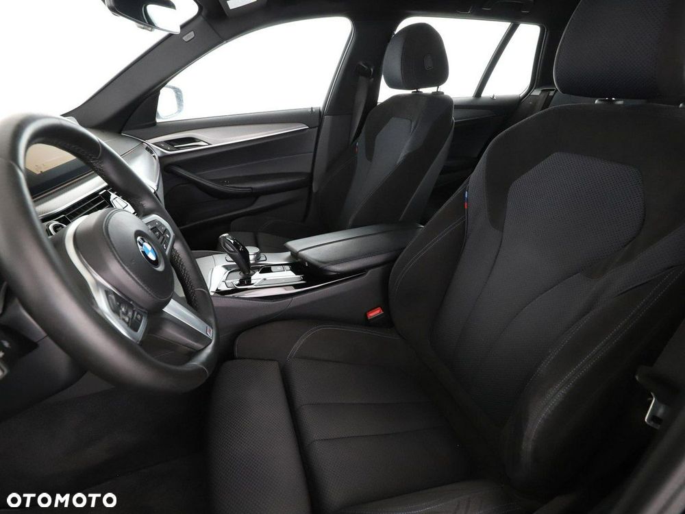 BMW Seria 5 520d xDrive M Sport Edition - 14