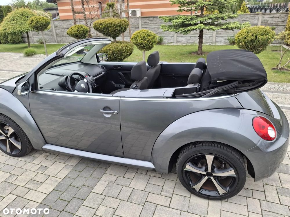 Volkswagen New Beetle - 4