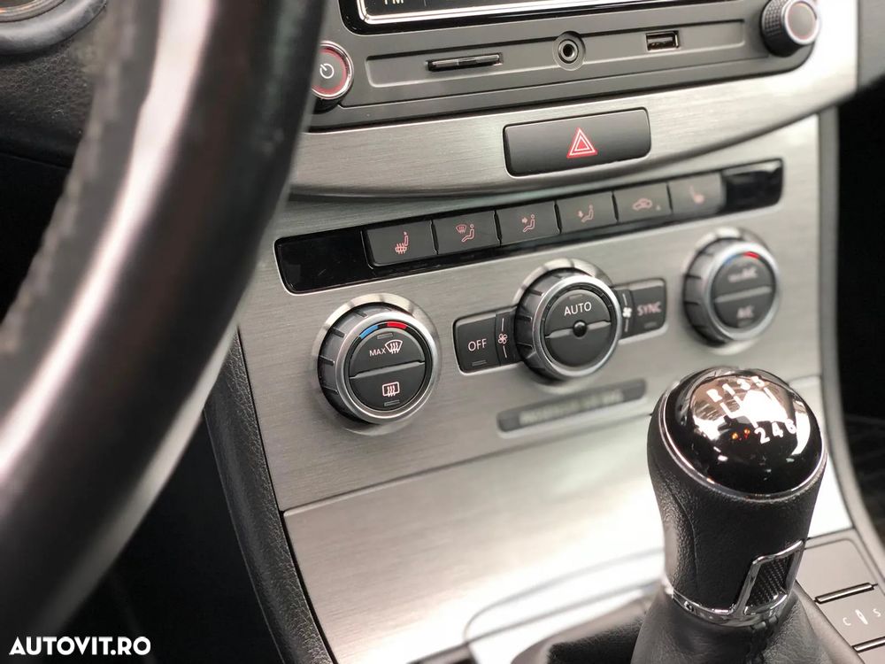 Volkswagen Passat 1.6 FSI Sportline - 9