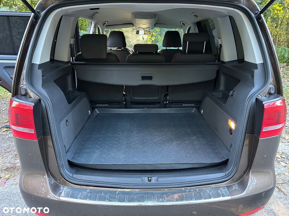 Volkswagen Touran - 21