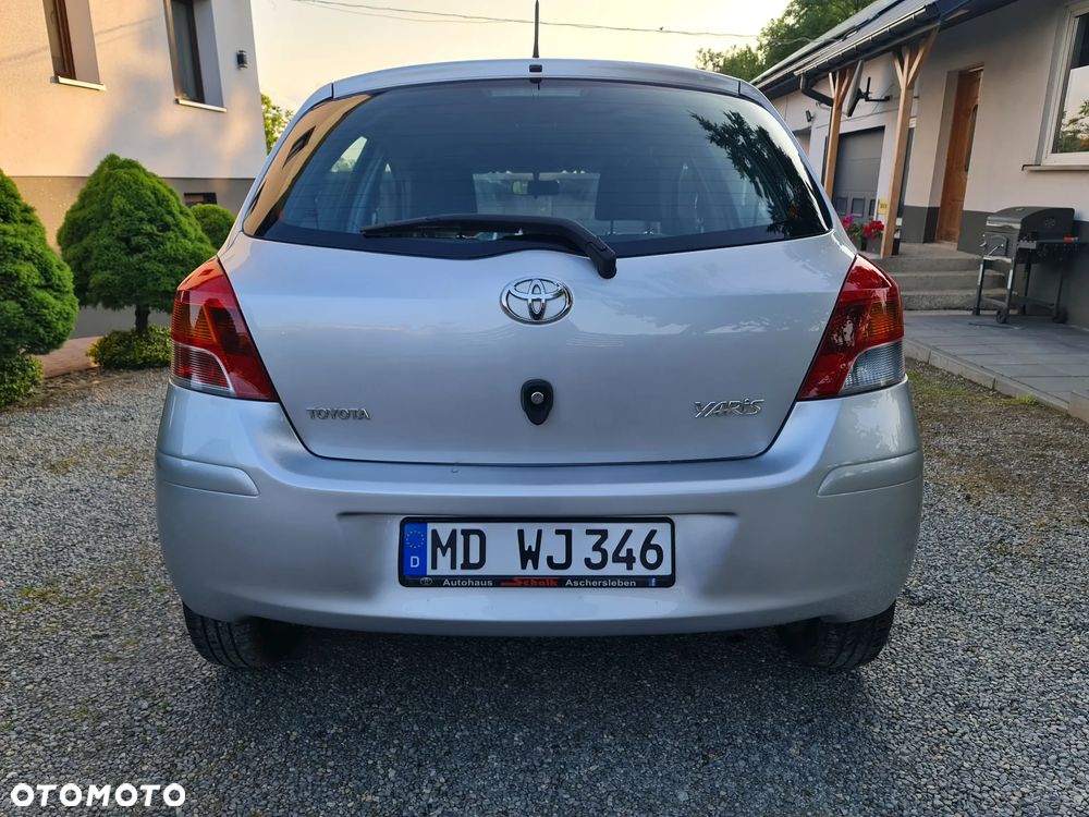 Toyota Yaris - 30