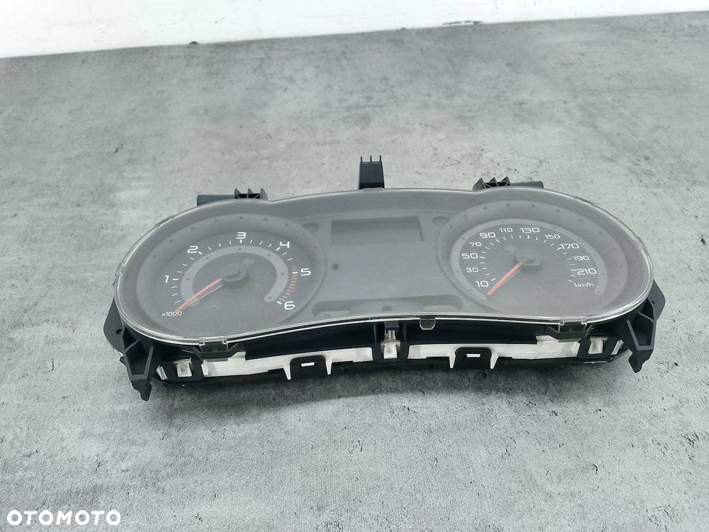 LICZNIK RENAULT CLIO III 8200471238--F 1.5 DCI - 4