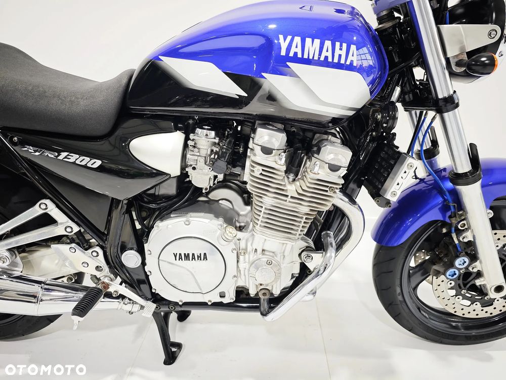 Yamaha XJR - 12
