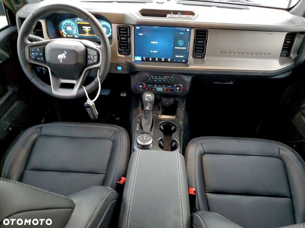 Ford Bronco - 9