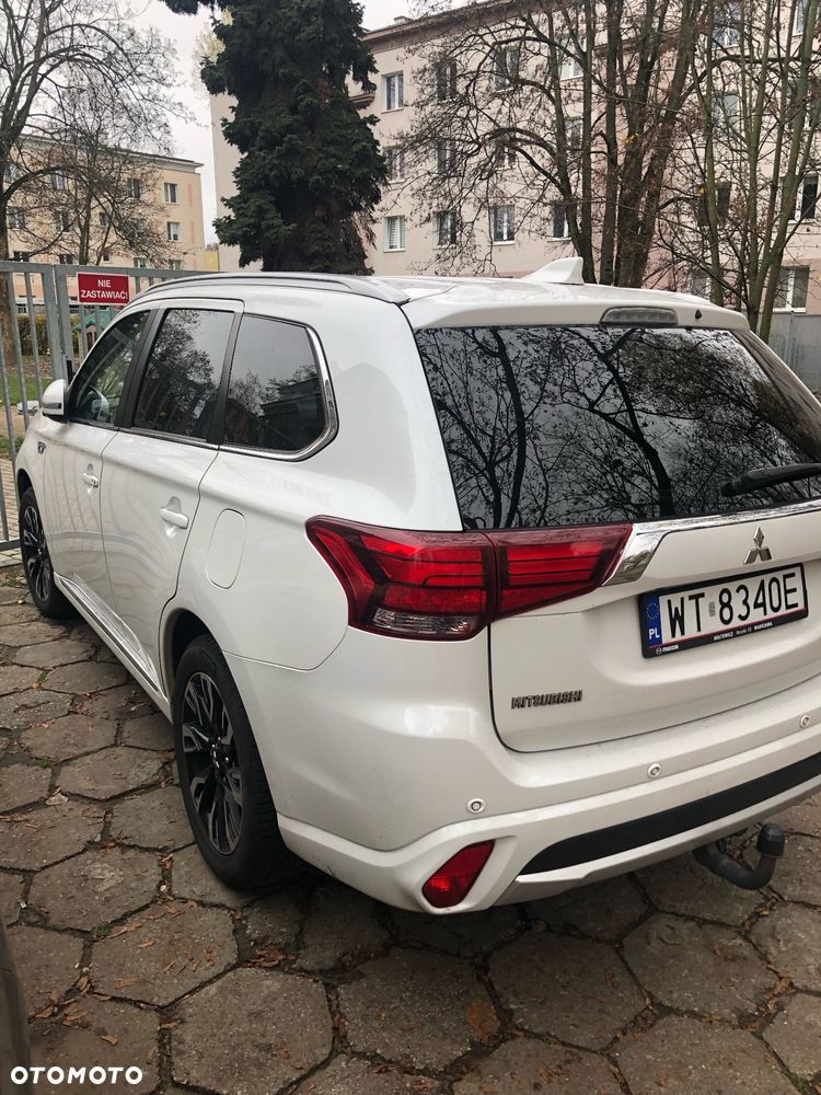 Mitsubishi Outlander 2.0 4WD Top - 5