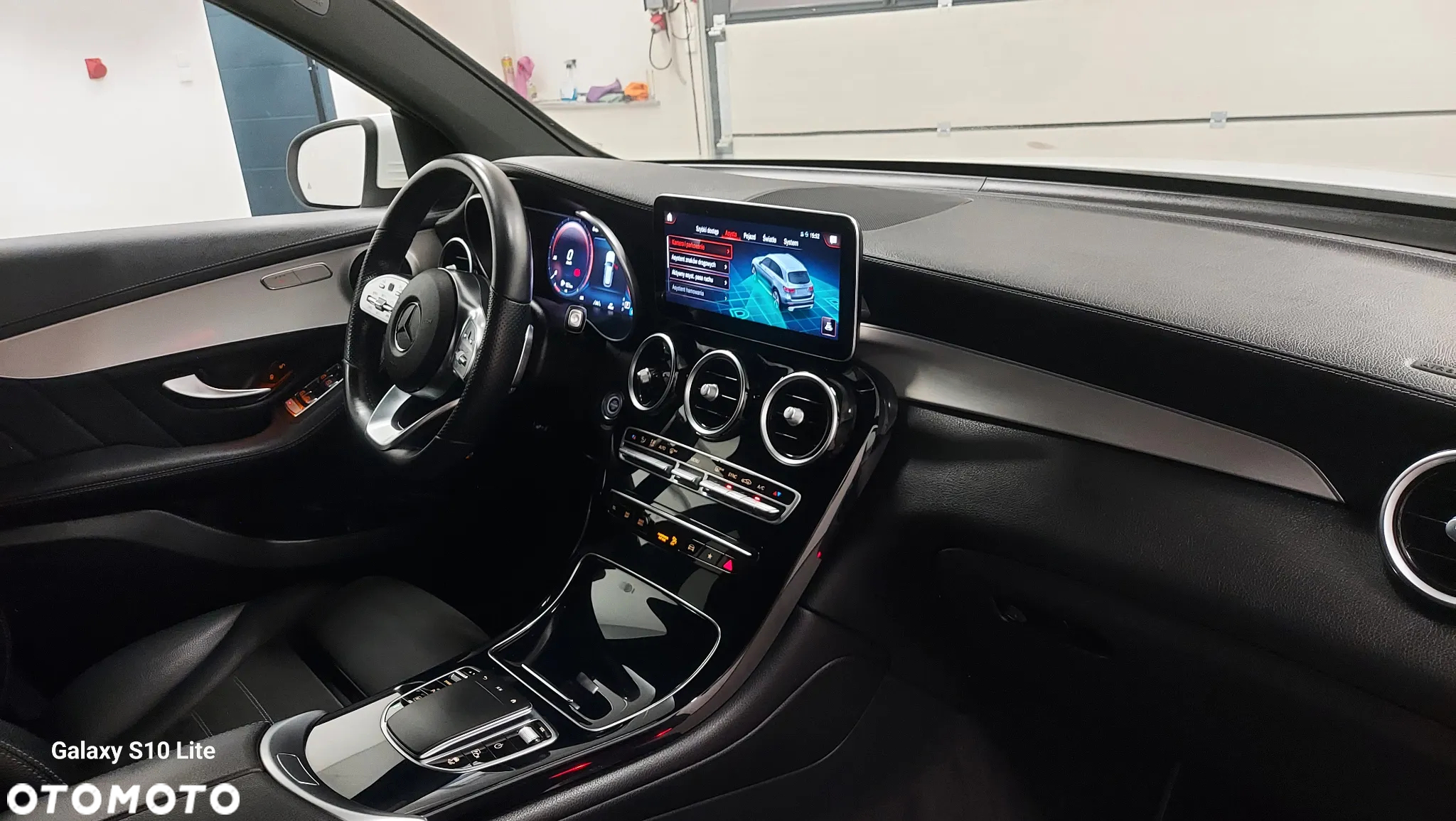 Mercedes-Benz GLC 220 d 4Matic 9G-TRONIC AMG Line - 18