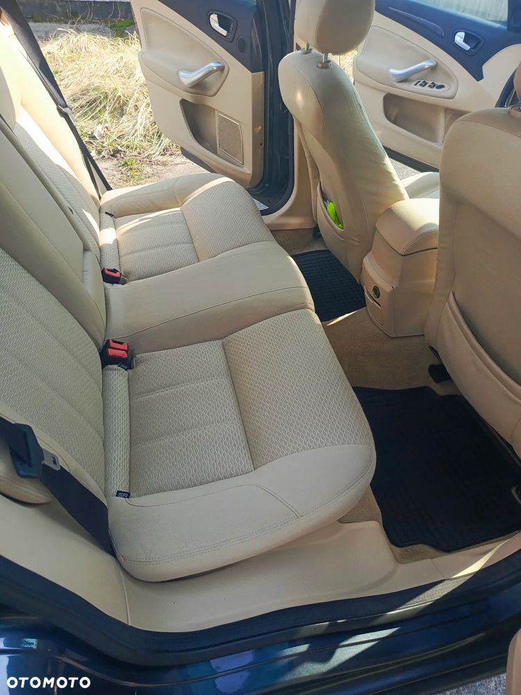 Ford Mondeo 1.8 TDCi Ghia - 14