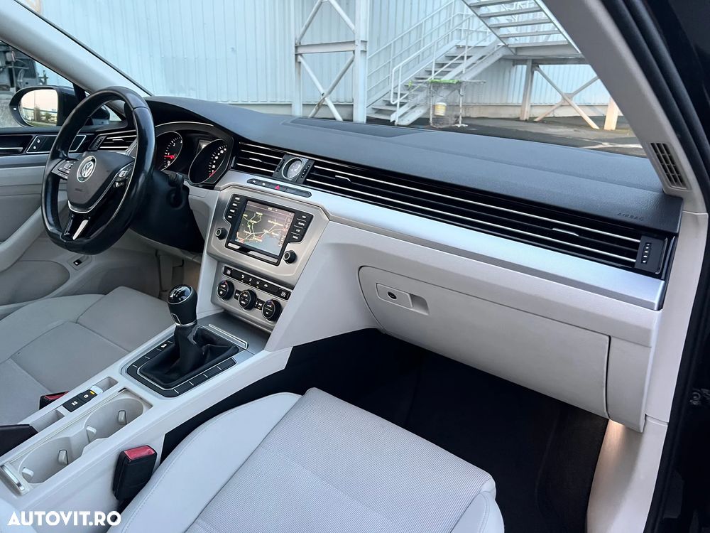 Volkswagen Passat - 38