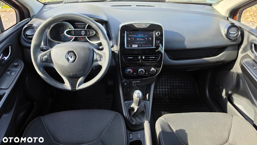 Renault Clio 1.2 16V 75 Experience - 9