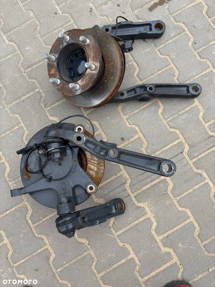 Iveco Daily 2019- zwrotnica koła przedniego 16' - 1