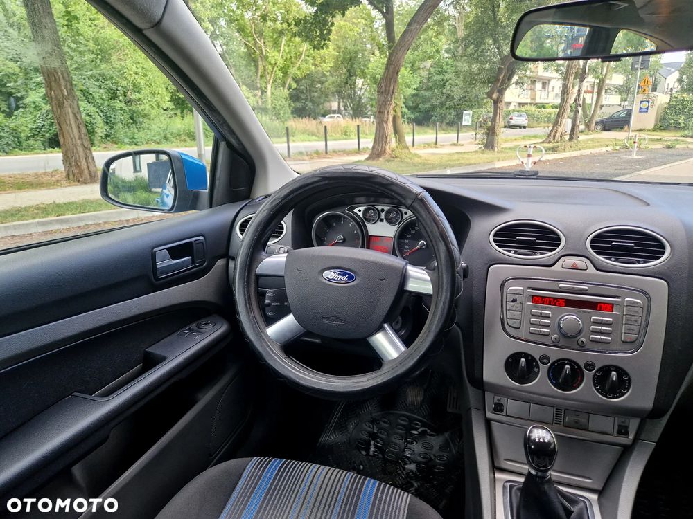 Ford Focus 1.6 Ti-VCT Style+ - 8