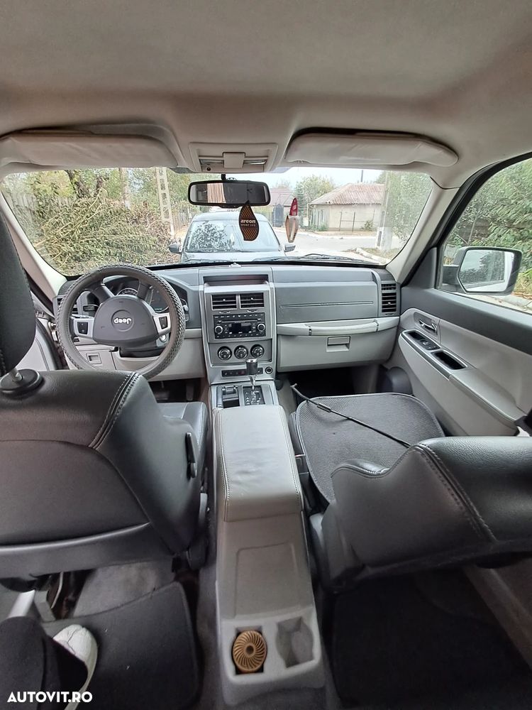 Jeep Cherokee - 4