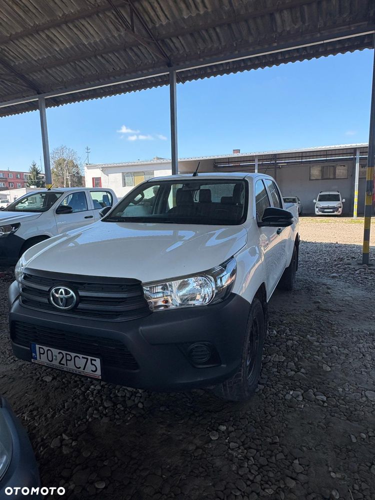 Toyota Hilux - 1