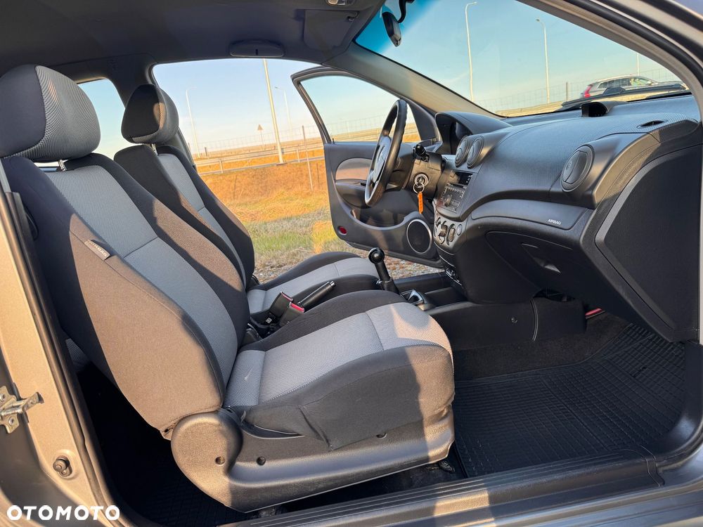 Chevrolet Aveo 1.2 LS - 26