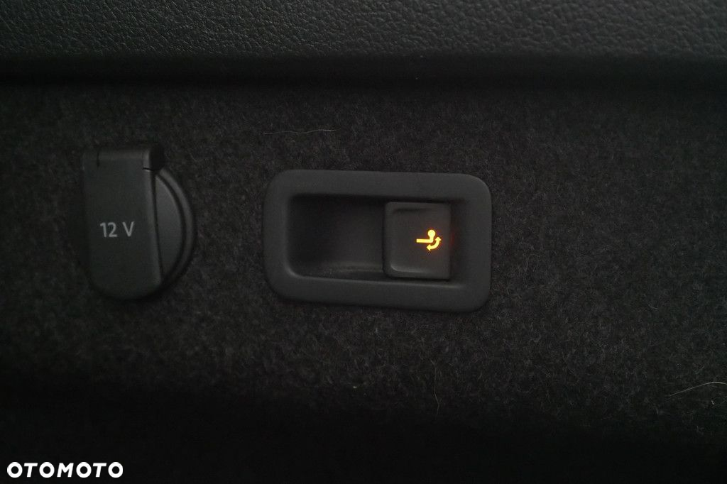 Volkswagen Passat 2.0 TDI Elegance DSG - 18