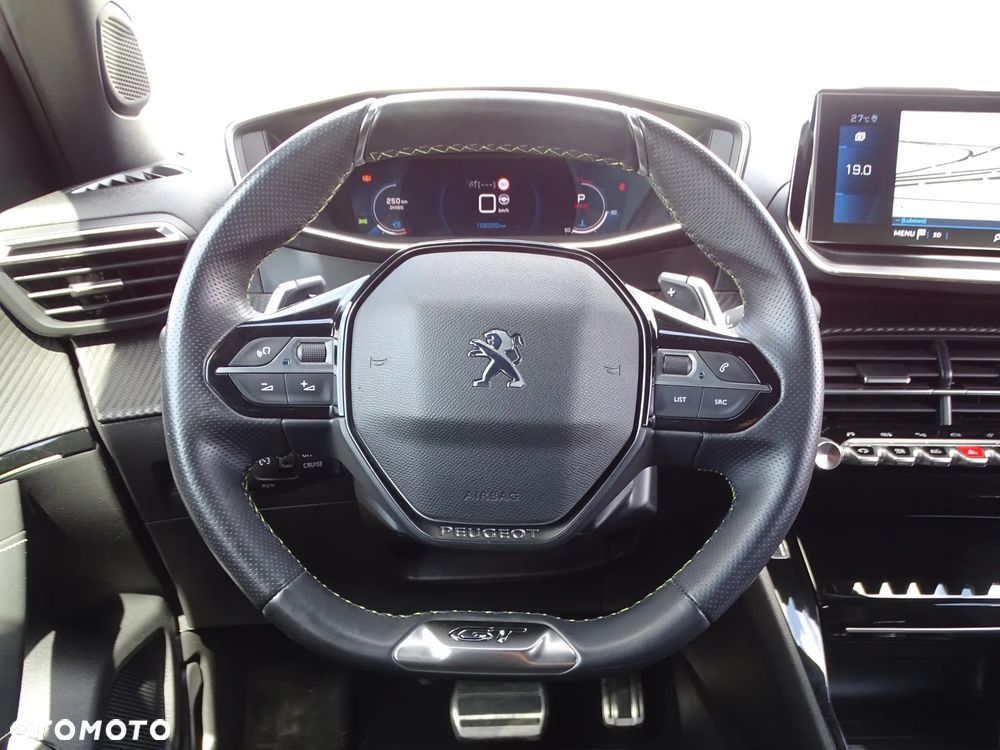 Peugeot 2008 1.2 PureTech GT Pack S&S EAT8 - 17