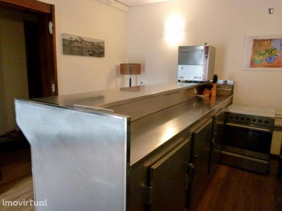 Quarto - localizado em Paranhos Porto - Grande imagem: 5/9